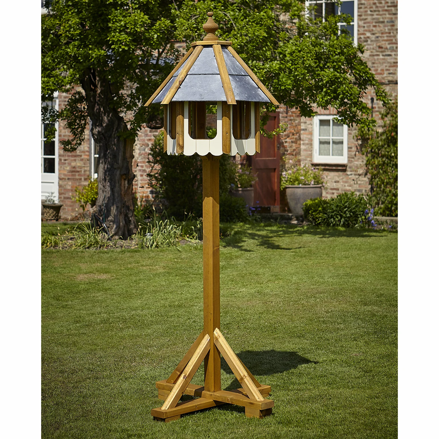 Tom Chambers Cartmel Bird Table Cowell S Garden Centre Woolsington