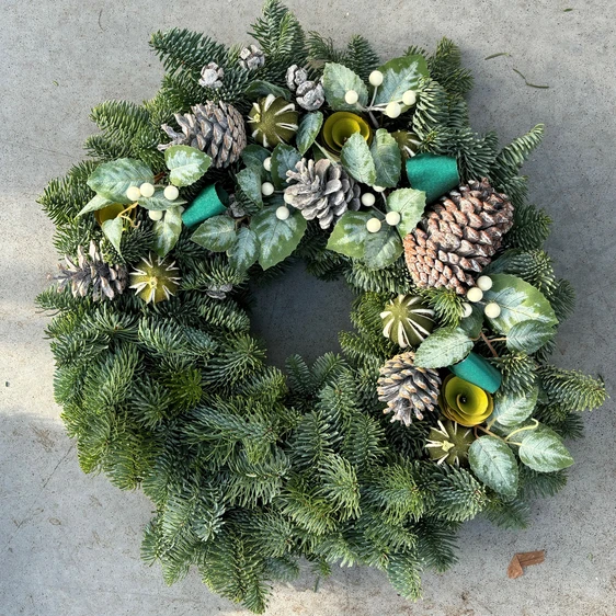 A Touch Of Frost Wreath - 14"