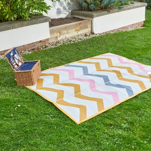 Alfresco Picnic Rug - Zig Zag Party - image 1