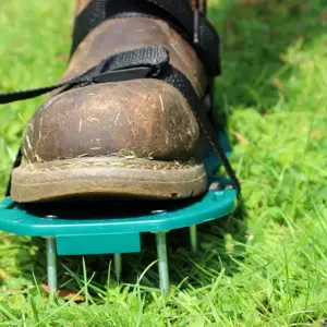 Bosmere Spiked Lawn Aerating Shoes - image 2