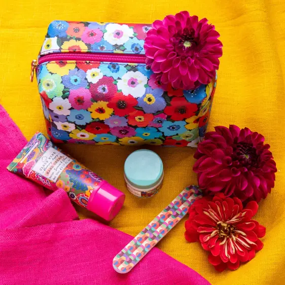 Cloud Nine Hand Care Gift Bag