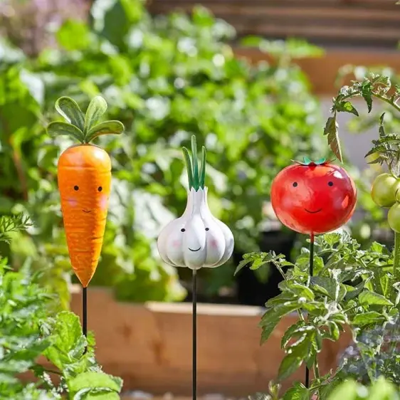 Veggies Decor Stake - Tomato, Garlic, Carrot