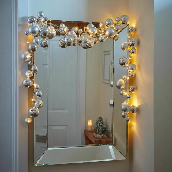 Illuminated Bauble Garland - Silver