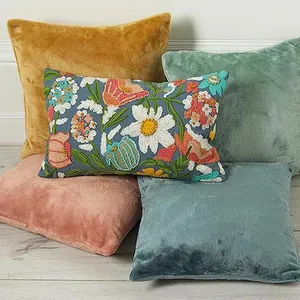 Jardin Floral Cushion - image 3